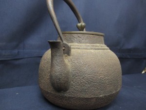 鉄瓶や陶器を買取しました。大吉ウエステ垂水店