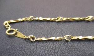 松江市の顧客から貴金属ネックレスを売却頂きました 大吉 松江店