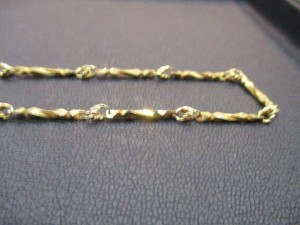 松江市の顧客から貴金属ネックレスを売却頂きました 大吉 松江店