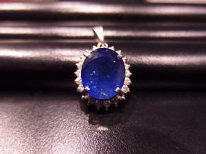 サファイアをお買取りいたしました関内伊勢佐木町の大吉です。