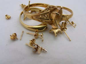 貴金属の高価買取は諏訪森の大吉