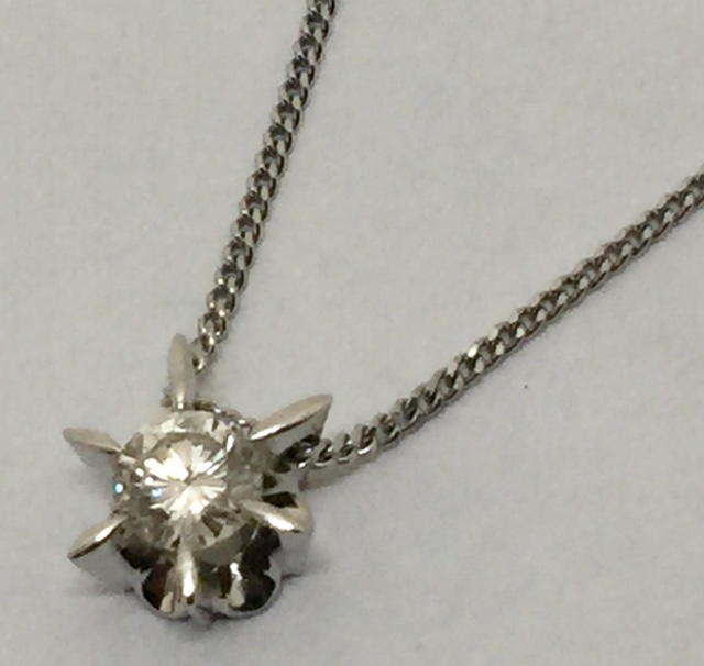 ダイヤネックレス