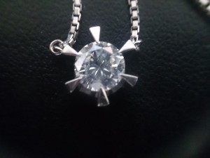 ダイヤモンド高額査定実施中! 鈴鹿市で地域No.1高価買取宣言中の大吉イオンタウン鈴鹿店です。