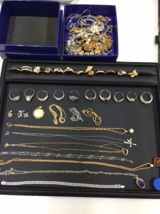 遺品整理の貴金属、まとめて査定!大吉あすみが丘ブランニューモール店