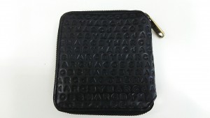 大吉沖縄胡屋店で、二つ折り 財布を買取ました。