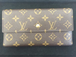 ヴィトン買取りました沖縄市にある大吉胡屋店です。