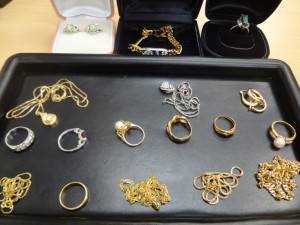 貴金属アクセサリーを売るなら 買取専門店キッピーモール三田店へ!