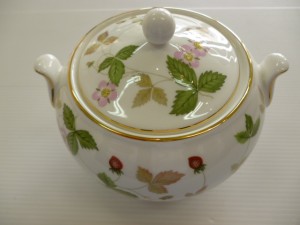 食器の買取をしています。買取専門店大吉ゆめタウン中津店です。