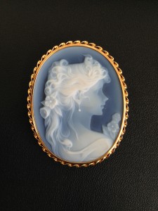 小樽市でカメオの高価買取なら、大吉長崎屋小樽店にお越しください!