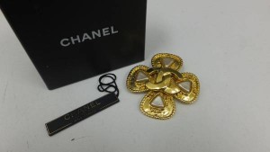 シャネル　ブローチ
