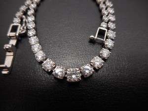 ダイヤテニスブレスレッドをお買取しました!大吉サンシパーク桑名店