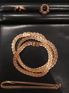 金のアクセサリーをお買取りしました!大吉成城学園前店です