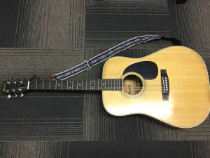 アコースティックギター Moris モーリス