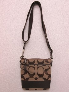 COACH シグネチャー ショルダーバッグのお買取は大吉上福岡店にお任せください!