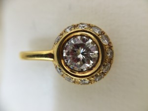 ブランド貴金属K18ダイヤ付ネックレストップ