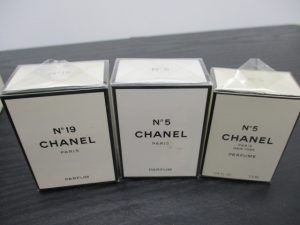 近鉄奈良線生駒駅南口すぐの買取専門店大吉グリーンヒルいこま店でお買取させて頂きましたCHANELの画像です。