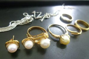 金やプラチナの貴金属