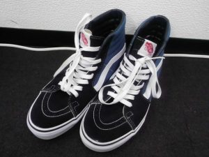 スニーカー買取ります天満の大吉天神橋筋商店街店