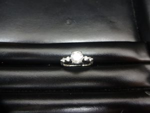 ダイヤのリングです。JR八尾店で買取させて頂きました。