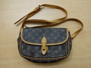 大吉 調布店でヴィトン（LV）のバッグを買取致しました。