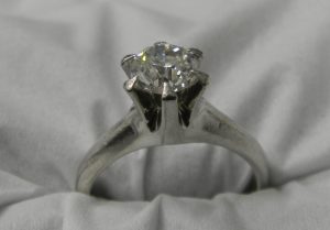 ダイヤ・貴金属の高額買取は大吉久留米店にお任せ下さい!