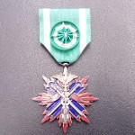 古い勲章も大吉長崎築町店では買取致します。