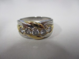 金色、銀色、赤茶色、黒ずんだもの。貴金属を無料査定するなら大吉 稲毛店です。貴金属以外にも金、プラチナ、銀、貴金属、色石、古銭、時計、ブランド、切手、金券、カメラ、携帯、テレカ等等幅広く無料査定しているのが大吉稲毛店。「貴金属」「無料査定」「松戸」で検索 貴金属を買取る、大吉 稲毛店です。当店では貴金属以外にもダイヤモンド、色石、貴金属、古銭、時計、ブランド、切手、金券、カメラ、携帯、テレカ等等幅広くお買取しています。