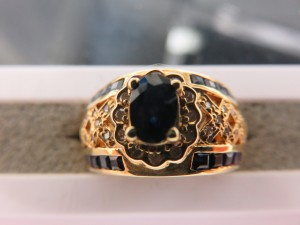 18Kサファイアリングをお買取りさせて頂きました。