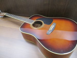 大府市のお客様よりギターを買取りました!