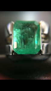 ブランド貴金属エメラルドダイヤリングプラチナ