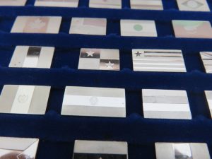 銀製SV925　世界の国旗 コレクションをお持ち頂きました。