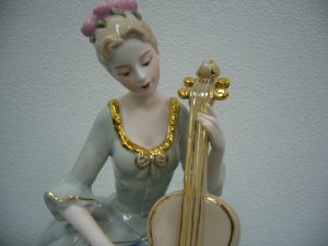 リヤドロのお買取りなら天神橋筋商店街の大吉へ