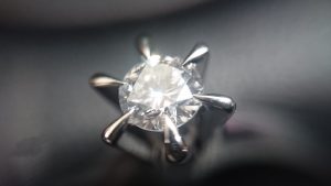 縦爪のダイヤモンドをお買取り!王寺駅北口すぐの大吉リーベル王寺店です!!