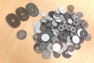 一圓銀貨、五十銭銀貨、古紙幣など　古銭を買取りなら、大吉　稲毛店です。古銭以外にも金、プラチナ、銀、貴金属、ダイヤ、時計、ブランド、切手、金券、カメラ、携帯、テレカ等等幅広くお買取しているのが大吉稲毛店。「古銭」「買取」「稲毛」で検索 古銭を買取る、大吉　稲毛店です。当店では古銭以外にも金、プラチナ、銀、貴金属、ダイヤ、時計、ブランド、切手、金券、カメラ、携帯、テレカ等等幅広くお買取しています。