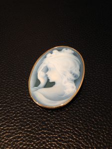 カメオの高価買取といえば世田谷区の成城学園前店です