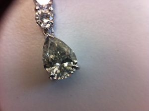 ペアシェイプカットダイヤネックレスお買取りしました!大吉久留米店です