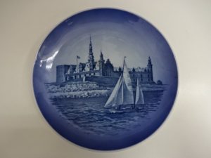 ロイヤルコペンハーゲンの飾り皿です