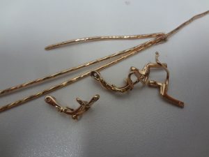 金の眼鏡を売るなら買取専門店大吉ガーデンモール木津川店へ!