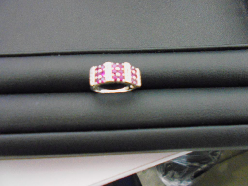 プラチナ(ルビー付き)のリングをお買取り致しました。大吉豊田店。