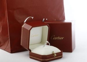 カルティエ　ダイヤ