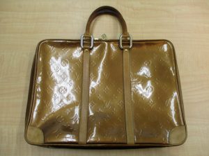 近鉄奈良線生駒駅南口と生駒ケーブル線鳥居前駅からすぐの買取専門店大吉グリーンヒルいこま店でお買取致しましたルイヴィトンの画像です。