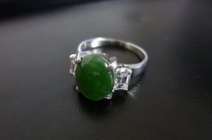 Pt900リング 翡翠2.44ct メレD0.538ct (2)