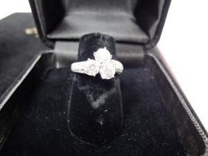 伊勢崎市のお客様よりダイヤを買取ました!