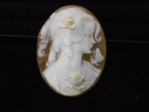 CAMEO(カメオ）ブローチのルースだけでも大吉は買取します！大吉七隈四ツ角店