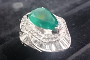 プラチナ Pt エメラルド ダイヤ 買取 買い取り 大和