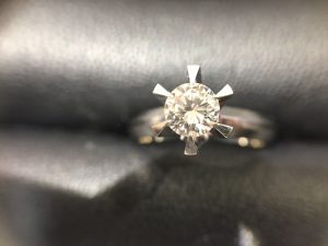 色石だけじゃない!ダイヤモンドの買取も頑張っている大吉東急プラザ新長田店です!