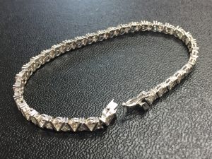ダイヤブレスレット高額査定実施中! 藤沢市で地域No.1高価買取の大吉藤沢店です