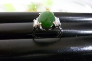 Pt900リング 翡翠2.44ct メレD0.538ct