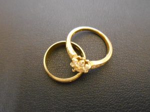 金のご査定は大橋店へ0726