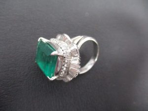 エメラルドの買取も兵庫県の大吉キッピーモール三田店へ!